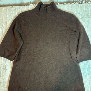 Folio Saks 5th Ave., Cashmere mock Turtleneck pull over Short Sleeve M Brown